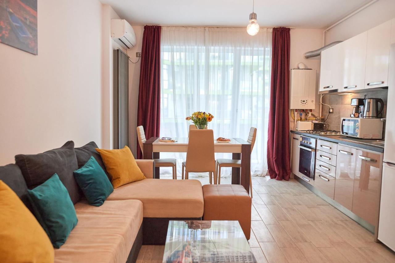 Glamour Sea View Family - N Pools Apartament *