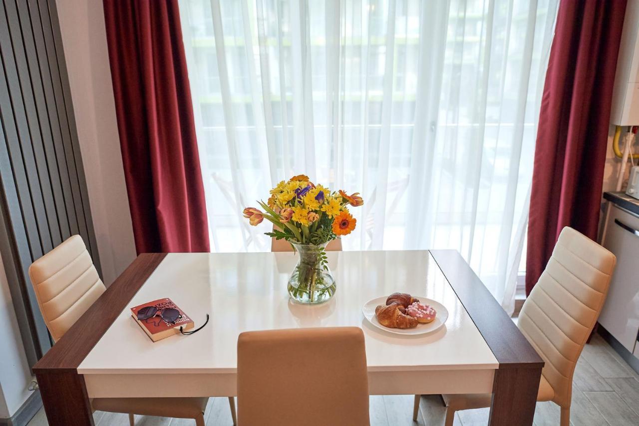 Glamour Sea View Family - N Pools Apartament *