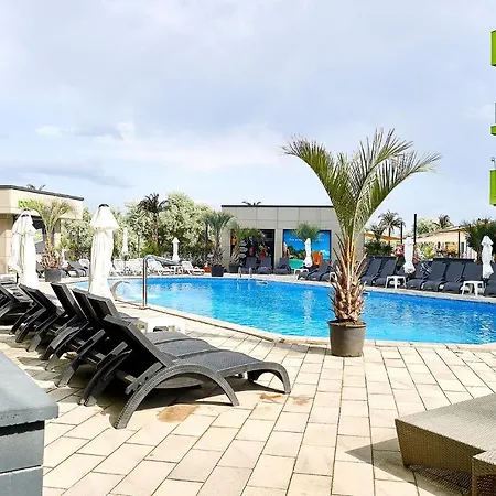 מאמאיה Glamour Sea View Family Apartments - Spa N Pools Resort מראה חיצוני תמונה